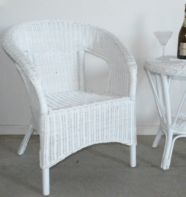 white wicker bedroom chair